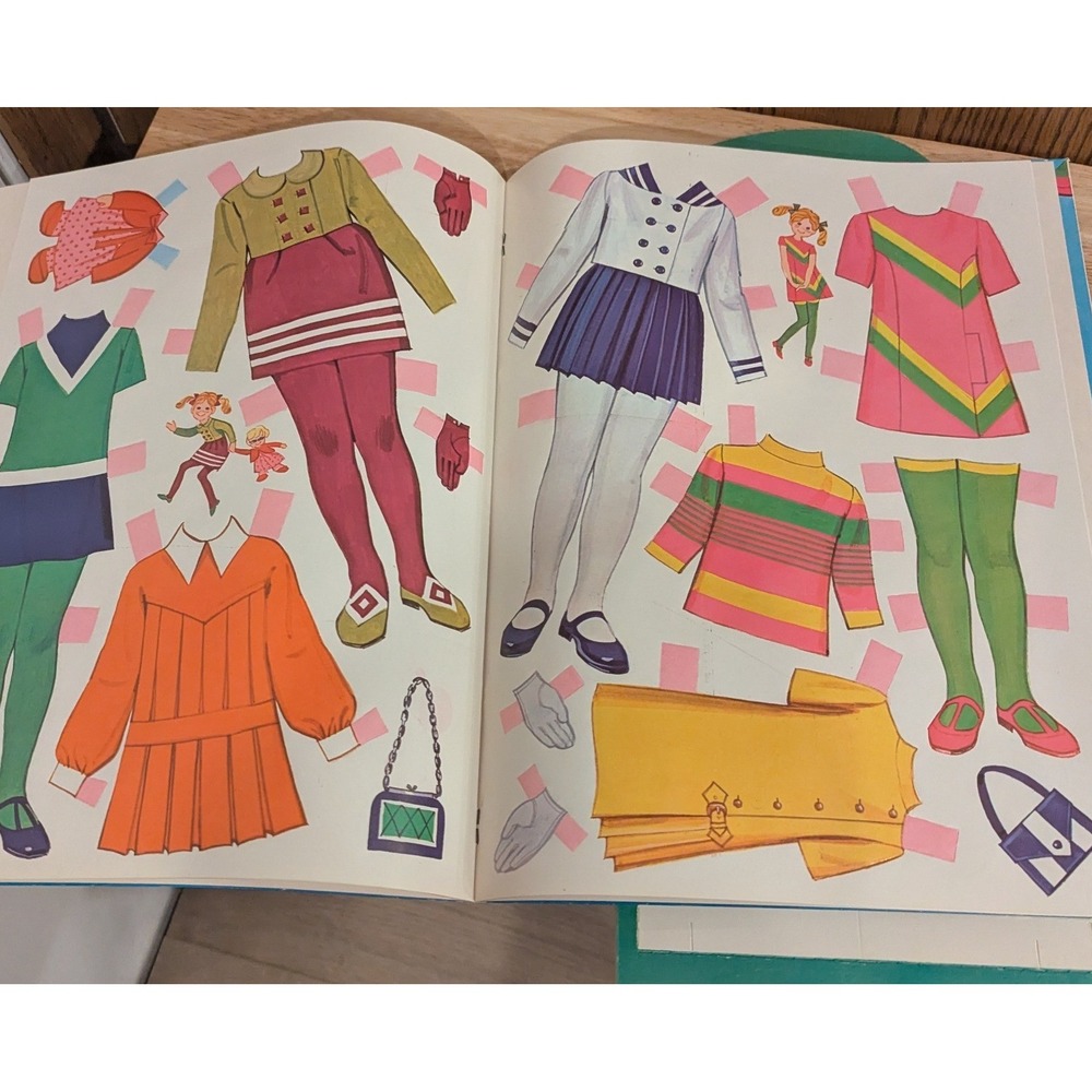 New VTG 1970s Mrs. Beasley Paper Doll Book & Buffy Family Affair Paper Doll Book - Picture 12 of 15